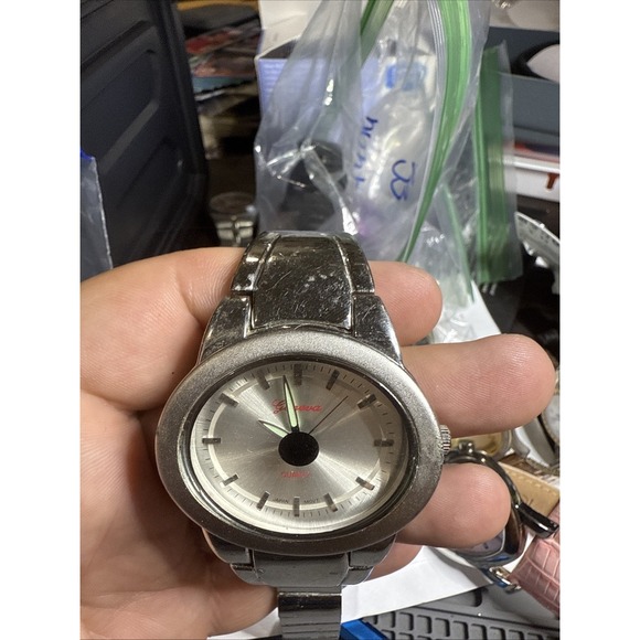 Geneva Quartz Watch - Picture 1 of 4